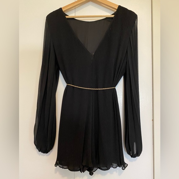 Zara mini, long sleeved romper - Picture 2 of 7